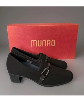 Munro American Cindi II Black Stretch Fabric Pumps $224 w/Box 8M EXCELLENT